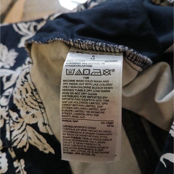 GAP Signature Skinny Ankle Khaki Black White All Over Floral Pants Size 8 - Picture 10 of 11